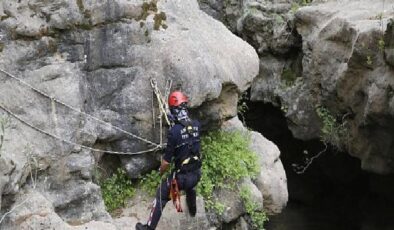 Antalya Büyükşehir’in kahraman itfaiyecileri eğitimde