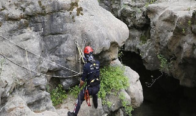 Antalya Büyükşehir’in kahraman itfaiyecileri eğitimde