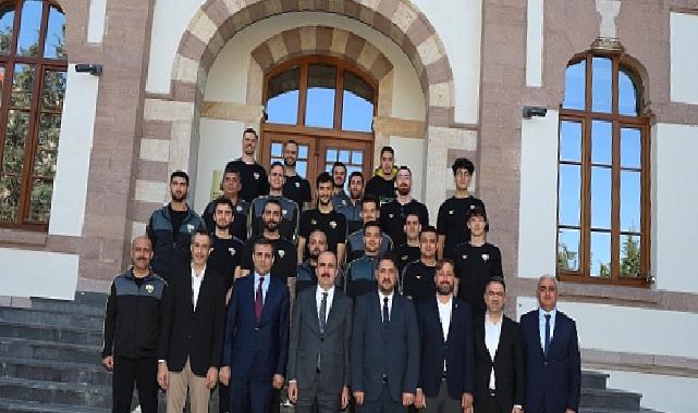 Başkan Altay: Konya Büyükşehir Belediyespor Basketbol Takımı Bundan Sonra da Yanınızda Olmaya Devam Edeceğiz