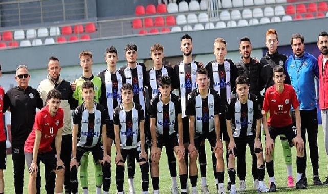 Burhaniye Belediyespor U-18 Takımı, Türkiye Şampiyonası’na son 24 turunda veda etti