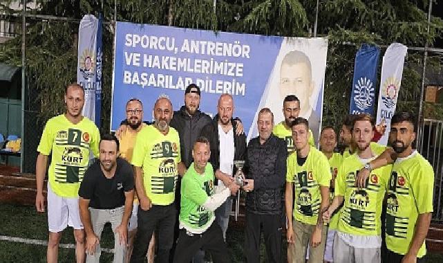 Gölcük Belediyesi 12. Birimler Arası Futbol Turnuvası’nda; Gelir Müdürlüğü’nü penaltılar sonucu yenen Gençlik Ve Spor Hizmetleri Müdürlüğü şampiyon oldu